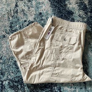 **Brand New** w/ Calvin Klein Performance Wear Capri’s Size XXL, NWT